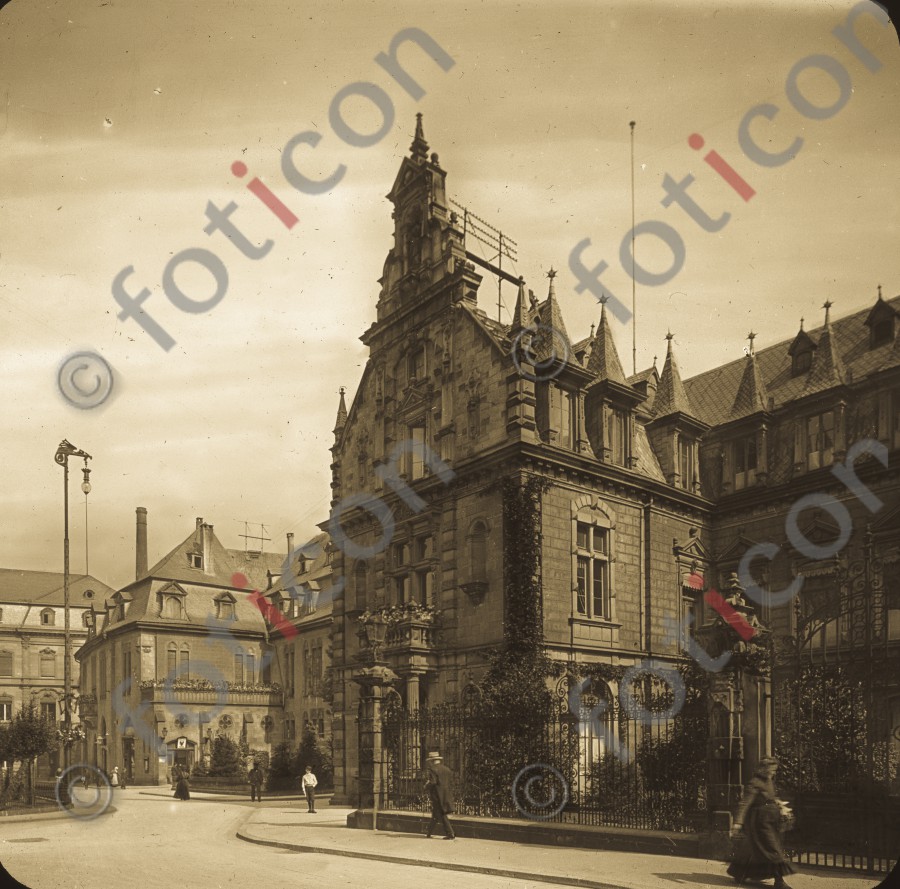 Rathaus in Trier | City Hall in Trier - Foto simon-195-053-sw.jpg | foticon.de - Bilddatenbank für Motive aus Geschichte und Kultur